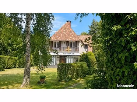 propriété 7 pièces 230 m²