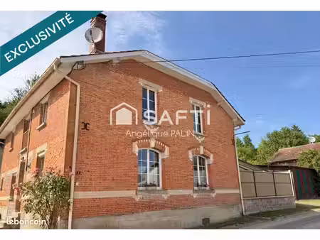 maison 8 pièces 212 m²