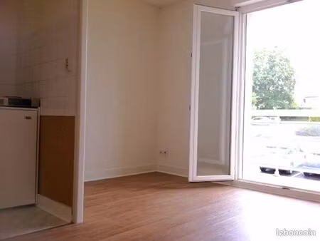 studio etudiant avec balcon et parking