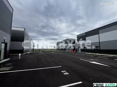 local d'activite 2567 m² janneyrias