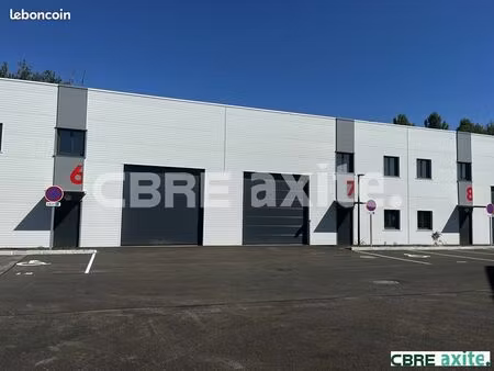 local d'activite 676 m² morestel
