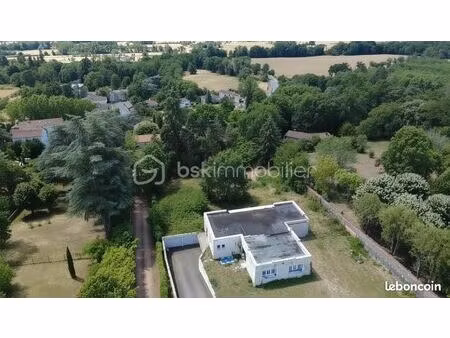 maison 1 pièce 200 m²