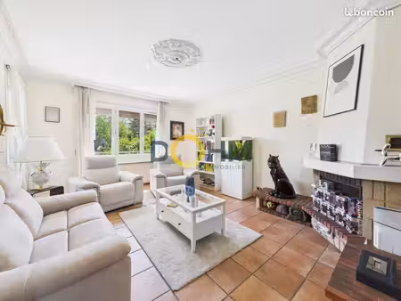 propriété 10 pièces 200 m²