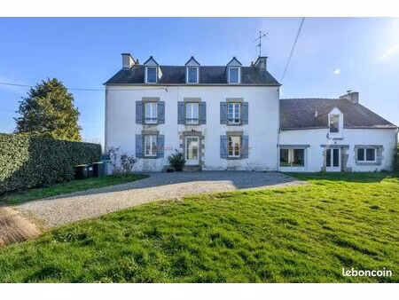maison 7 pièces 211 m²