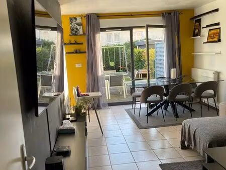 location maison de ville