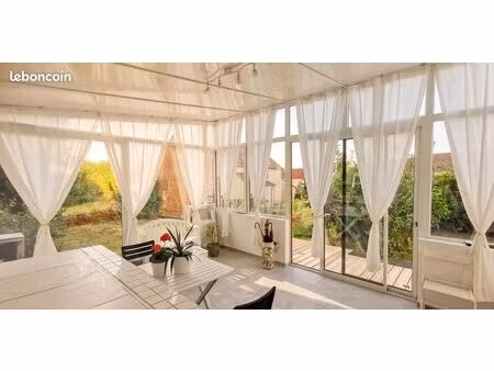 ? maison lumineuse avec espace indépendant  jardin et potentiel locatif – centre de tourou