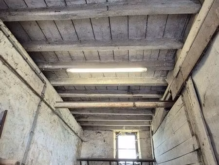 local  entrepôt de stockage  atelier de 14 m2 sécurisé proche a1