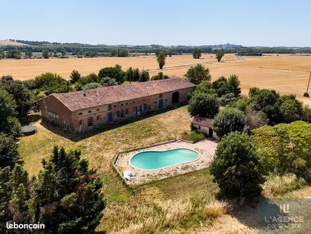 maison 8 pièces 480 m²