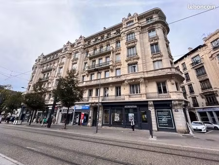 bureaux 190 m²