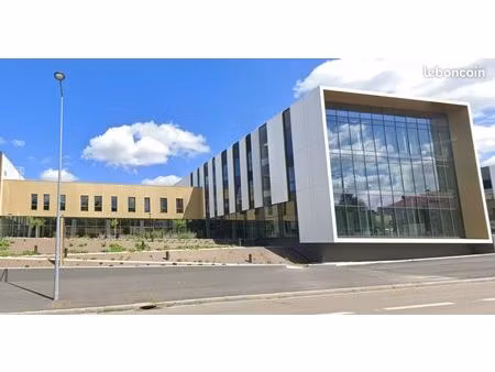 bureaux 200 m²