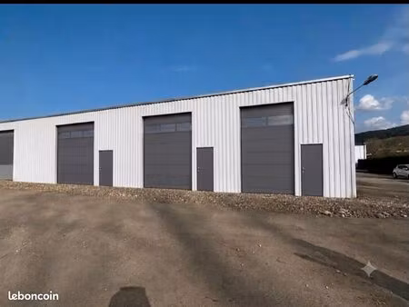 local / atelier industriel 100 m² + mezzanine bureau 30 m² – bientôt disponible