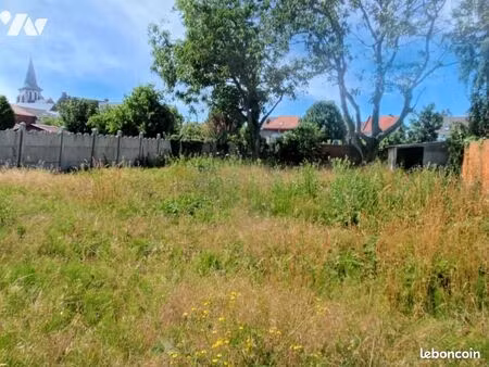 terrain 650 m² leforest