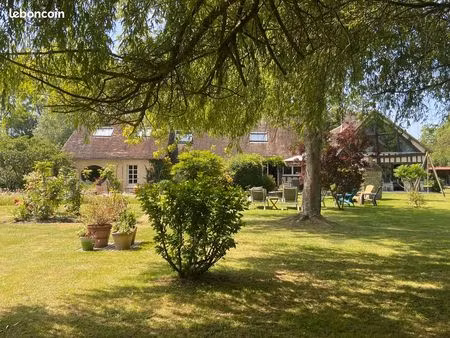 maison de campagne avec point d'eau