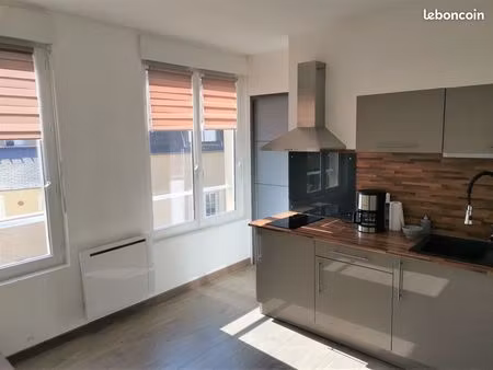 studio meublé clair et lumineux