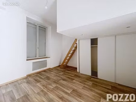 studio 1 pièce 27 m²