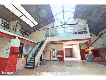 garage 9 pièces 220 m²