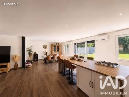 pavillon 6 pièces 145 m²