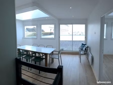 bureaux individuels centre vannes avec communs type coworking