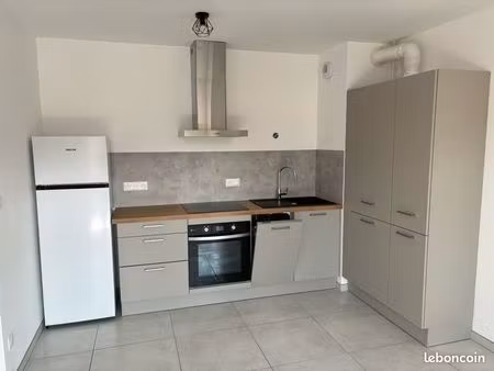 appartement f2 38m2 avec loggia et place de parking