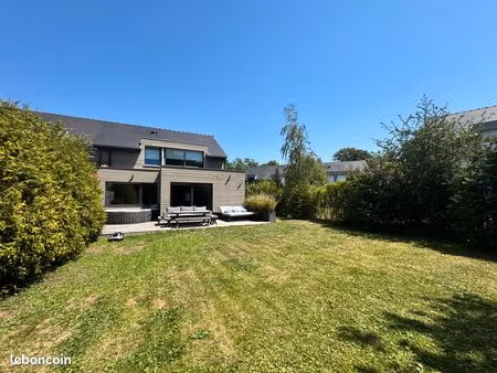 maison semi-individuelle de 120 m²