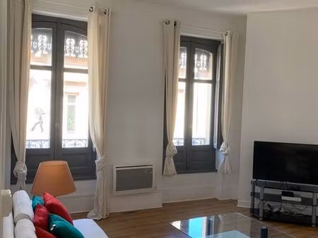 victor hugo t2 meublé 43m2