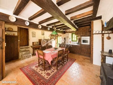 maison 8 pièces 357 m²