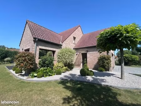 maison 8 pièces 201 m²