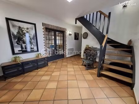 maison 7 pièces 2 800 m²