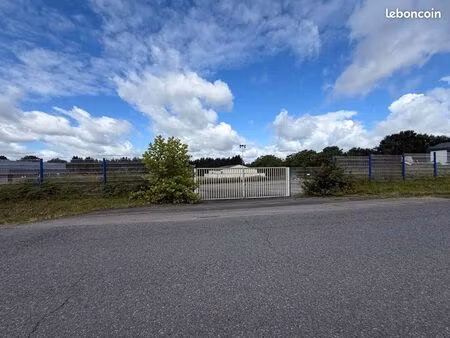 terrain 2 600 m² entrammes