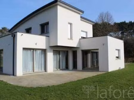 location maison meublé à grâces (22200) : à louer meublé / 170m² grâces