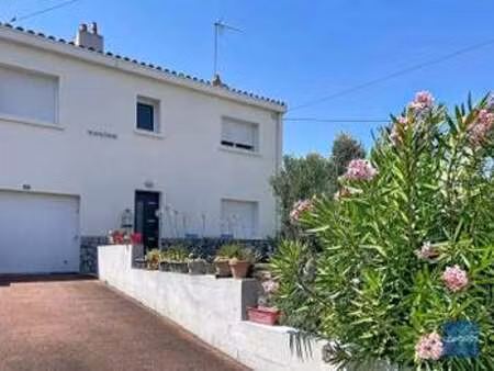 location maison aux sables-d'olonne (85100) : à louer / 106m² les sables-d'olonne