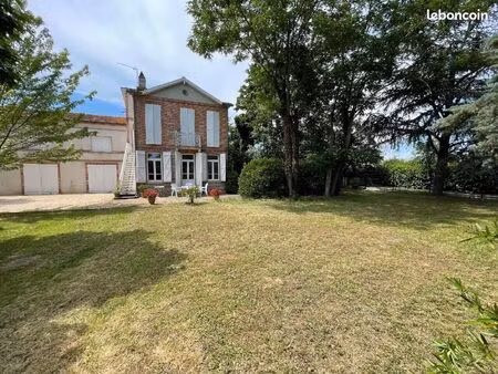 maison 6 pièces 147 m²