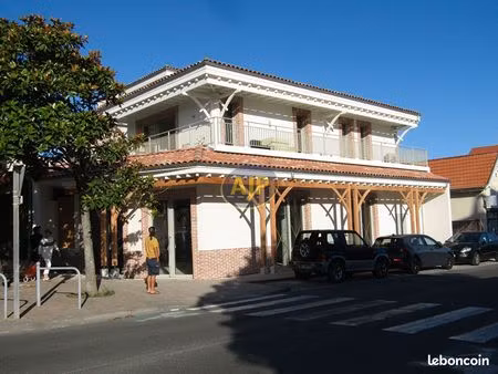 immeuble 3 pièces 81 m²