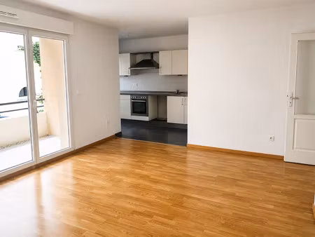 idéal investisseur - appartement t3 de 64m2 avec parking à b