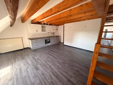 dole centre ville t3 en duplex de 48m2 + 27m2 hors carrez