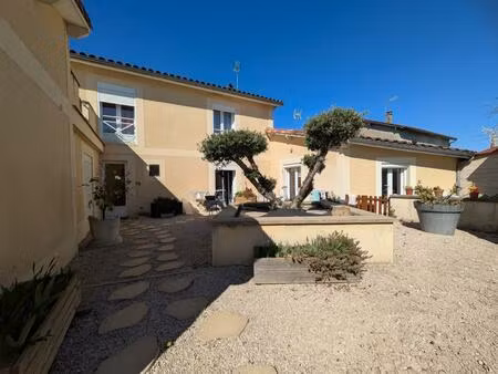 immeuble rentable en centre de village