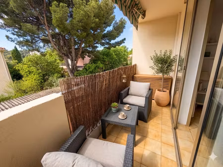 1er etage de villa  coup de coeur  les routes
