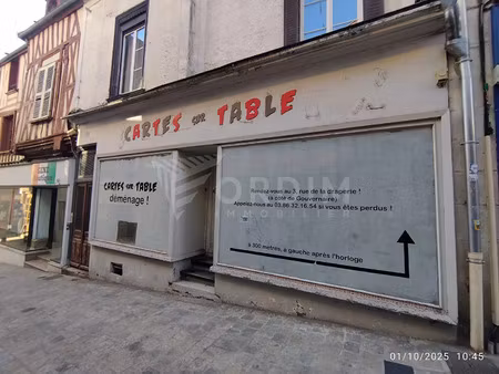 vente commerce 83 m² auxerre (89000)