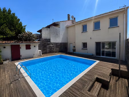 bordeaux bacalan - maison de 105m² avec jardin d'accueil  jardin et piscine sur l'arrière 