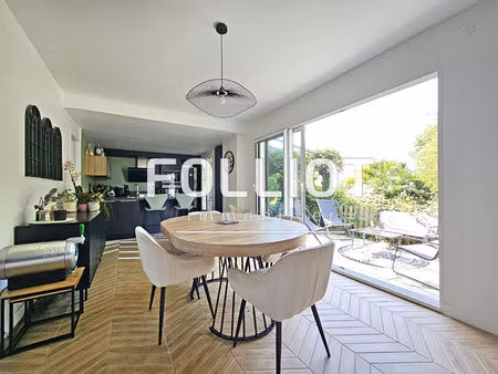 maison 8 pièces 5 chambres à vendre à cresserons - 150 m² sur un terrain de 1100 m²