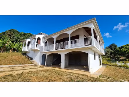 location maison 4 pièces 132.2 m² à lamentin (97129)  1 500 €