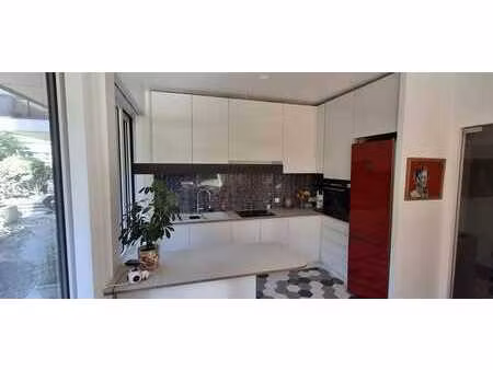 magnifique rez de chaussee – 1 chambre – 1 chambre/bureau