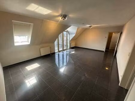 appartement lumineux avec parking au cœur de mons