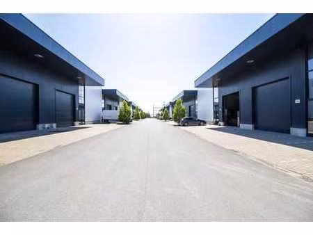 entrepôt pme 580 m² avec parking | zoning achêne | casco
