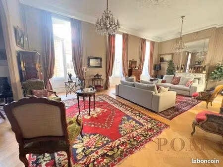 appartement 5 pièces 219 m²