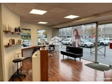 local commercial 65 m² saint-herblain