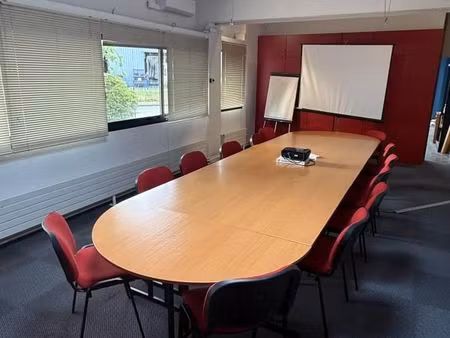 bureaux 168 m²