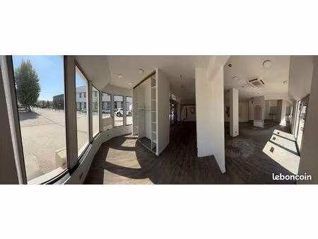local commercial coiffure/esthétique/parfumerie