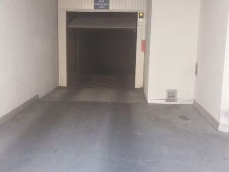 box/garage fermé sécurisé - lyon 3ème (charial/part-dieu) - 11m²