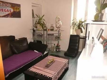 appartement 27 m² centre savigné + parking (380 charges comprises)